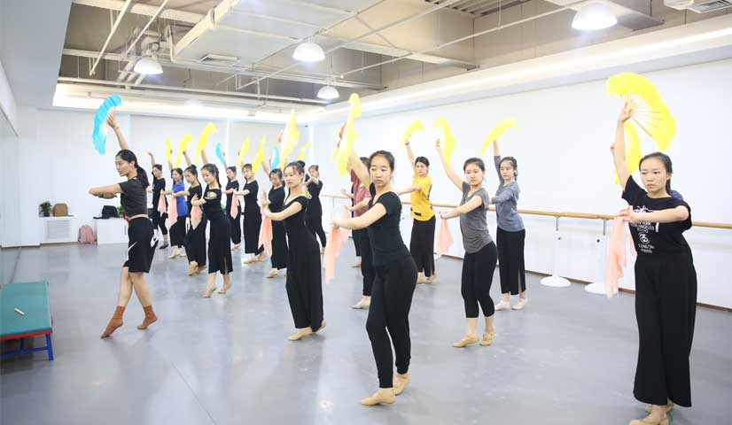 民族舞培训中心